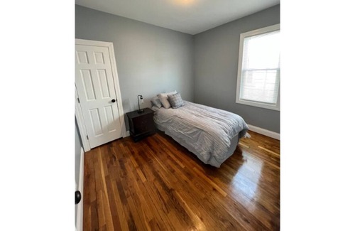 Utica Apartment | Remodeled Cozy 3-Bedroom Apartment in South Utica