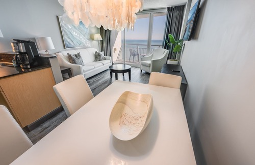 Downtown Myrtle Beach Condo | Remodeled Direct Oceanfront, Amazing Views Modern!