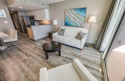 Downtown Myrtle Beach Condo | Remodeled Direct Oceanfront, Amazing Views Modern!