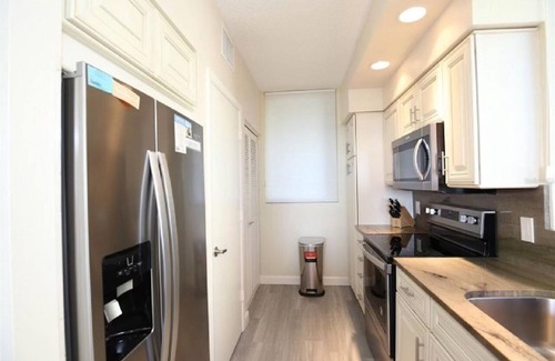 Longboat Key Condo | REMODELED! Enjoy a Taste of Paradise from an Oceanfront Condo on White Sands!