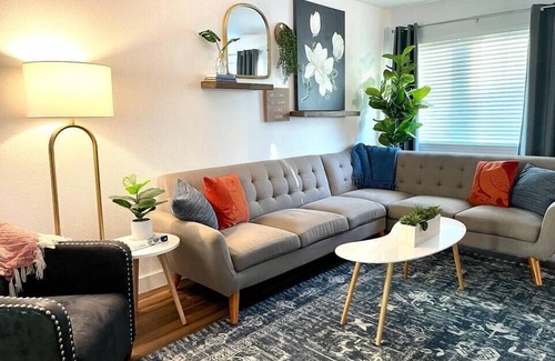Roseville House | Remodeled Excellent Neighborhood