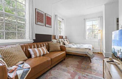 Durham House | Remodeled Farmhouse, Central, with Yoga room
