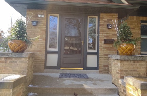 Riverwest Apartment | Remodeled flat in River West, deck and firepit, close to restaurants/coffee.