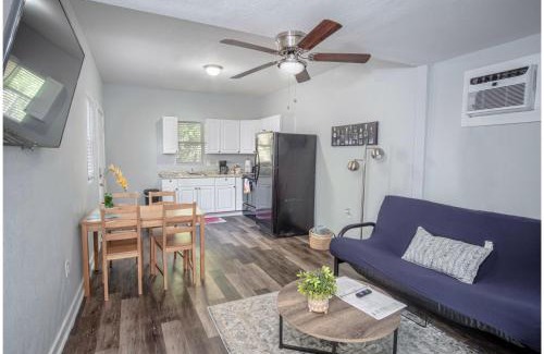 Five Points Apartment | Remodeled Historic 1BR1BA House Near Downtown