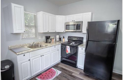 Five Points Apartment | Remodeled Historic 1BR1BA House Near Downtown