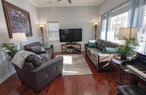 Downtown House | Remodeled Historic House Walkable to Everything