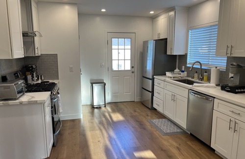 Burbank House | Remodeled Home near Studios and Hollywood!