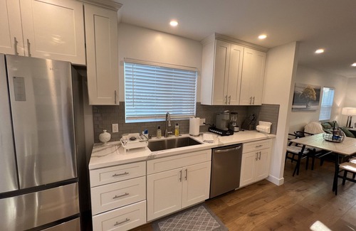 Burbank House | Remodeled Home near Studios and Hollywood!