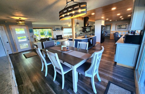 Brookings House | Remodeled home- spacious, beautiful yard, hot tub & ocean view all around!