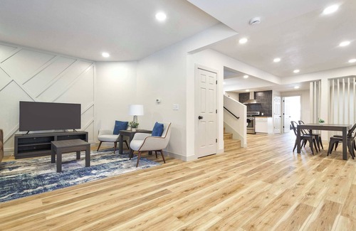 Yankee Hill House | Remodeled Home - Steps from Brady Street!