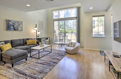 Luz Condo | Remodeled Loft Condo: Balcony, Pool + Hot Tub