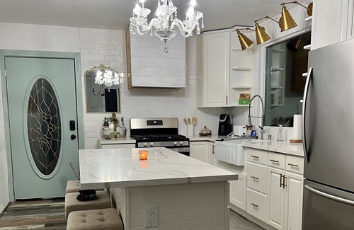 Crestline House | Remodeled mountain cottage. Super close to Lake Gregory and hiking trails