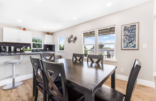 Point Loma Heights House | REMODELED OB HOME w/AC, PARKING, SURFBOARDS, VIEWS - SLEEPS 8 - 3 KING BEDS