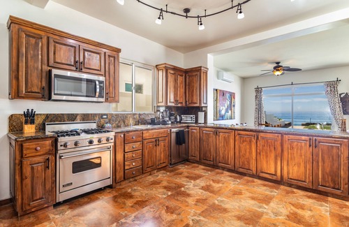 Primo Tapia House | REMODELED OCEANFRONT HOME WITH PRIVATE POOL AND HOT TUB