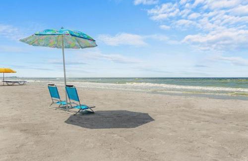 Madeira Beach Apartment | Remodeled Pet Friendly Condo in Madeira Beach, 1 Block to Beach Access! Fall Promo for Mondays & Thursdays!