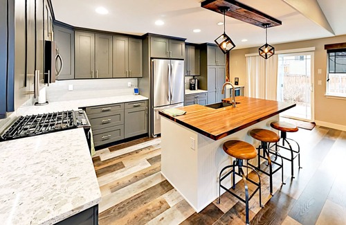 Southwest Bend House | Remodeled Ranch near Old Mill District