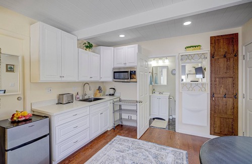 Milpitas House | Remodeled Studio w/Fast Wi-Fi in Heart of Bay Area