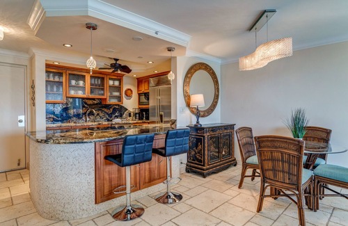 Kahana Condo | Remodeled top-floor oasis with ocean views