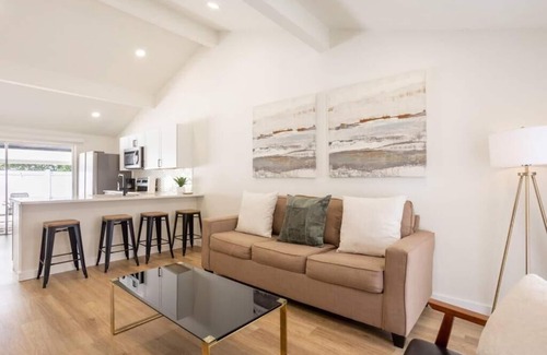 Bearss Plaza House | Remodeled Vacation Home near the Beaches