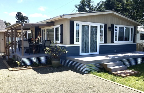 Long Beach House | Remodeled Vacation Rental in Long Beach min to town/walking distance to beach