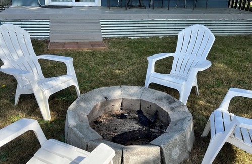 Long Beach House | Remodeled Vacation Rental in Long Beach min to town/walking distance to beach
