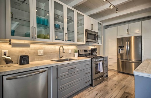 Pierpont Bay House | Remodeled Ventura Beach Home with Yard & Fire Pit!