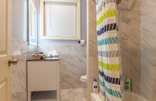 Buffalo Apartment | Remodeled2bd-wqueenbedmercy,tv,workdesk