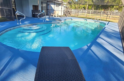 Fellowship House | Remodelled 3/2 Ocala Home with Pool.n 1 Min>WEC,15 Mins>HITS