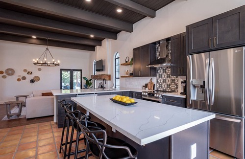 Covey House | Remodelled Resort Style Home Near Best Dining and Shopping