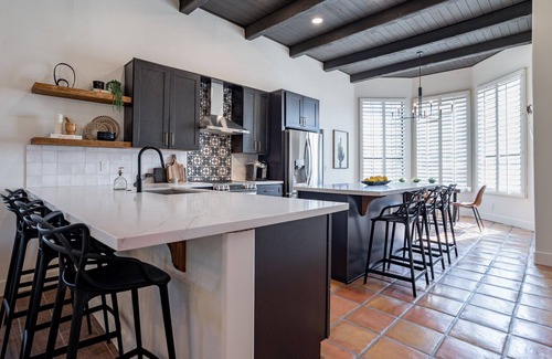 Covey House | Remodelled Resort Style Home Near Best Dining and Shopping