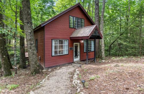 Rogers House | Remote Cabin, Close to Natural Bridge, 2Bedroom