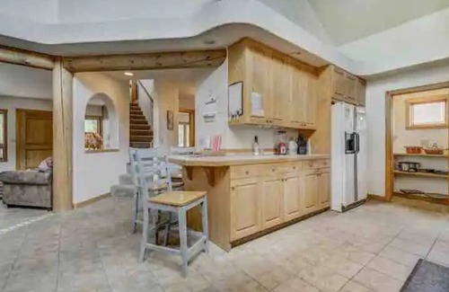 Divide Cabin | Remote Cabin Family Fun Hot Tub