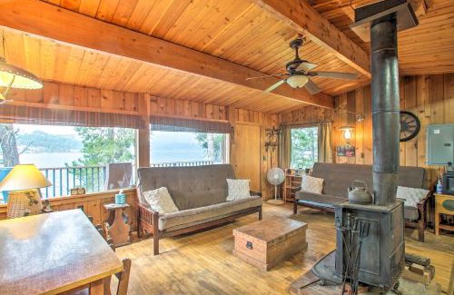 Worley House | Remote Escape Serene Lakeside Cabin with Beach