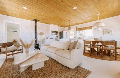 Joshua Tree House | Remote Home | Shroom Room ~ Hot Tub ~ Pool ~ Sauna