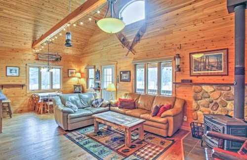 Pentwater House | Remote Pentwater Cabin in the Woods 5 Mi to Dtwn