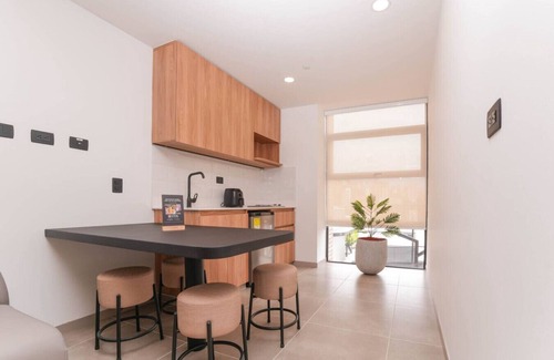 San Diego Apartment | Remote Work-Ready 2BR -Jacuzzi, Design, El Poblado