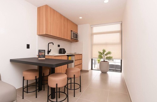San Diego Apartment | Remote Work-Ready 2BR -Jacuzzi, Design, El Poblado