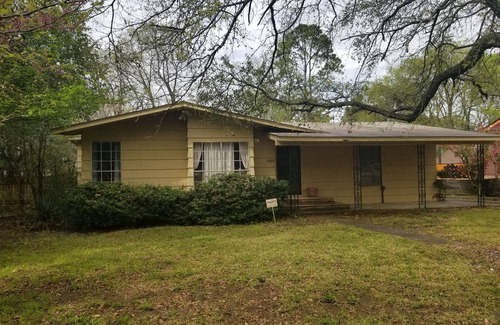 Tougaloo House | Remotely Hosted - 3Bedroom 3Bath Executive House suitable for Adult Travelers