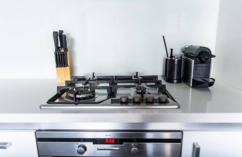 Cremorne Apartment | Remy Yarra River walk to MCG