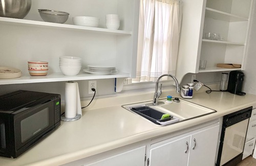 Rimrock House | Ren's Kokeshi Cottage, centrally located between colleges, minutes to hospitals