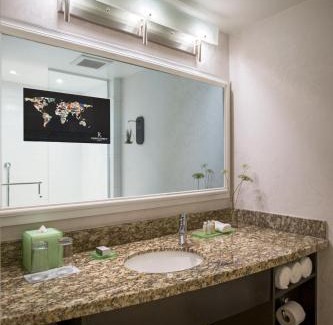 North Hills Hotel | Renaissance Raleigh North Hills Hotel