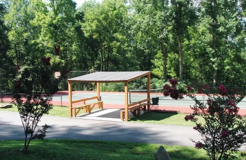 Robbinsville Cabin | Renew & Relax in Tranquil & Comfortable Log Cabin