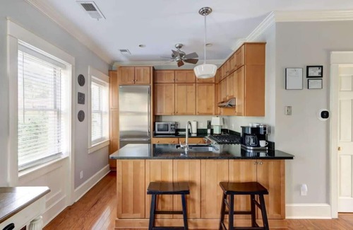 Historic Downtown Savannah Apartment | Renewed Historic Carriage House at Harcourt Manor