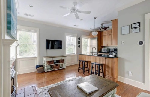 Historic Downtown Savannah Apartment | Renewed Historic Carriage House at Harcourt Manor