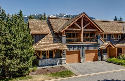 Village North Apartment | Reno`d 4 BD Village Townhome/Private Hot Tub