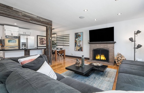 West University House | Reno Retreat – 3 BR/2 BA House – Kayaks