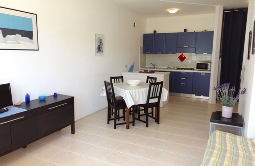 Porto Santa Margherita Apartment | Renovated apartment with sea view terrace