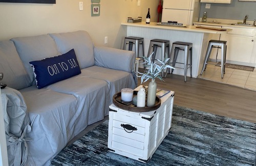 Wells Beach Condo | Renovated 1 bedroom condo ,steps to beach