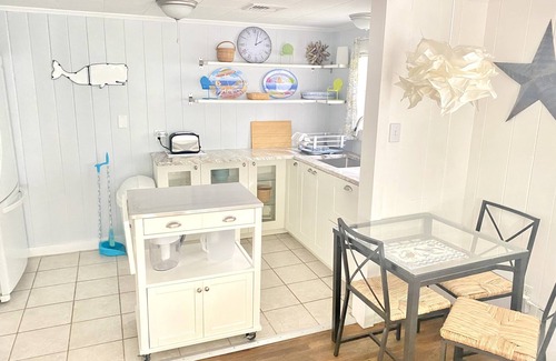 Bass River Cottage | Renovated 1940’s Bass River .5miles to Beaches⛱️ Central AC