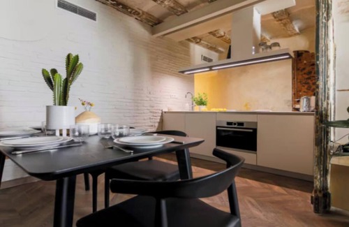 El Raval Apartment | Renovated 19th-Century Gem in City Centre